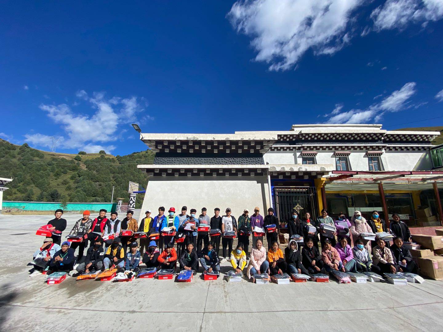 长沙睿达碳中和技术服务有限公司公益回顾丨家国同欢月同圆 温暖满载甘孜州(图8)